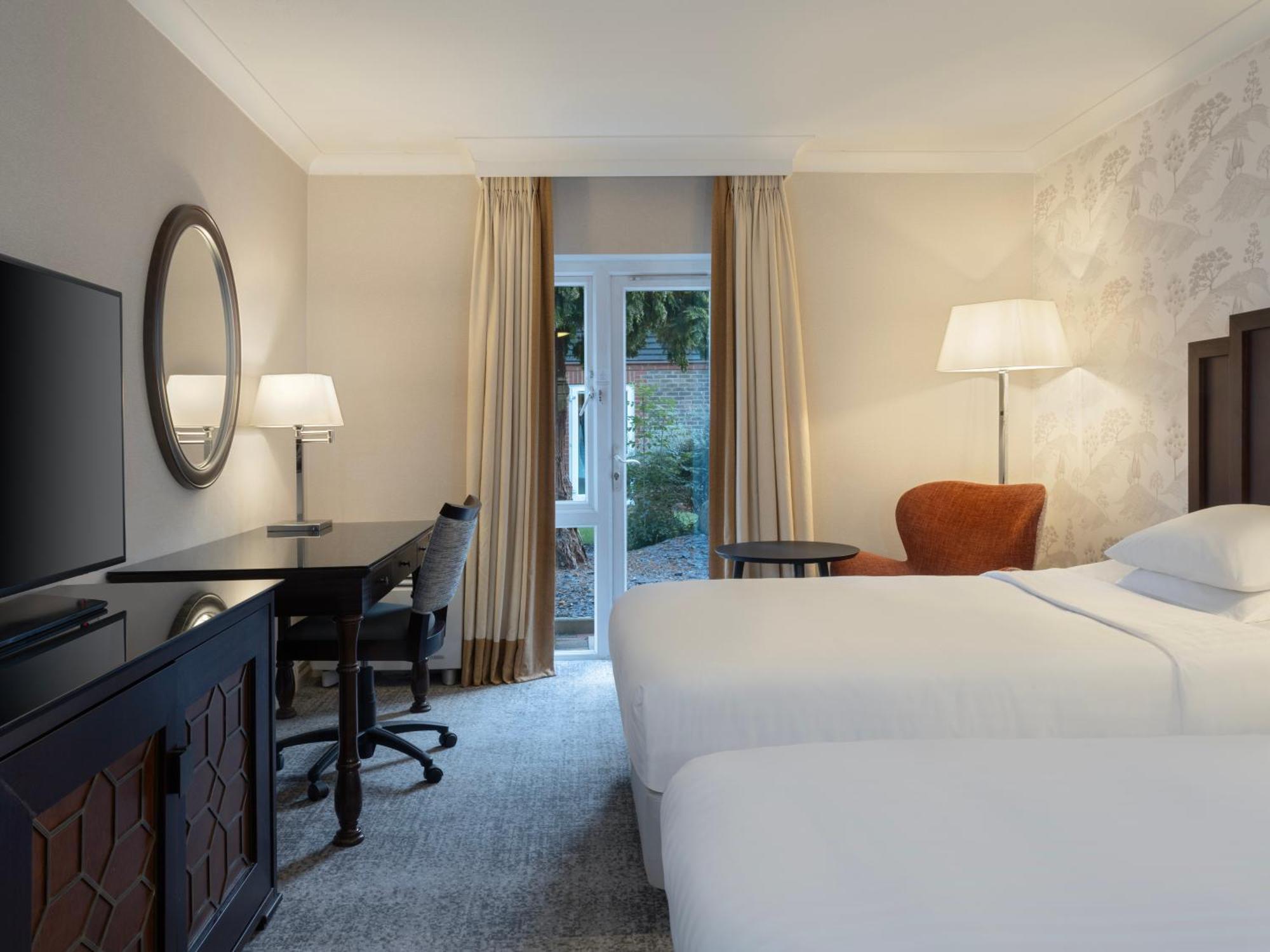 Delta Hotels By Marriott Tudor Park Country Club Μέιντστοουν Εξωτερικό φωτογραφία